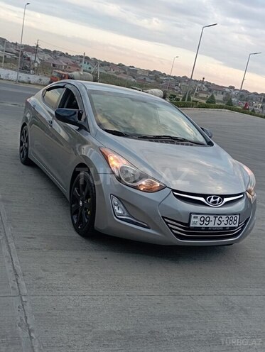 Hyundai Elantra-1