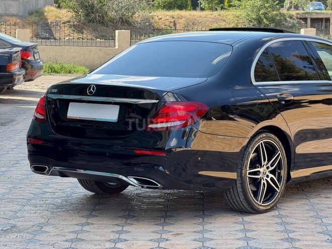 Mercedes E 300-17