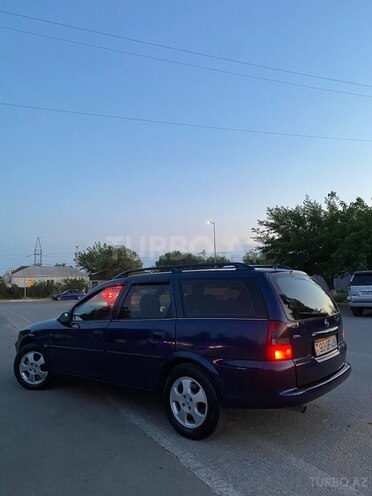 Opel Vectra-4