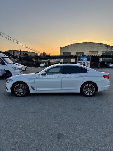BMW 530e-4