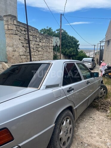 Mercedes 190-4