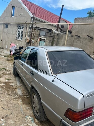 Mercedes 190-5