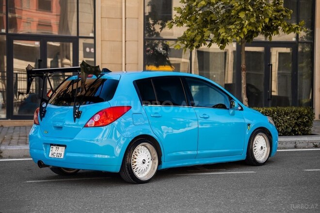 Nissan Tiida-11