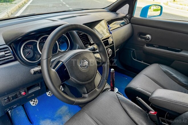 Nissan Tiida-16