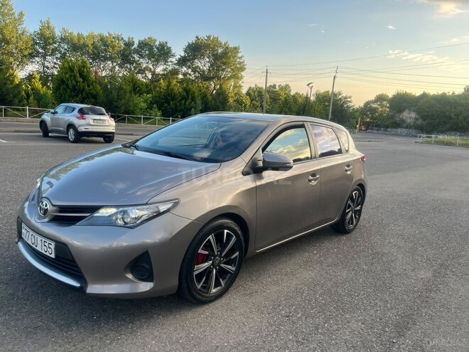 Toyota Auris-3