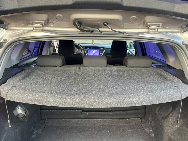 Toyota Auris-13