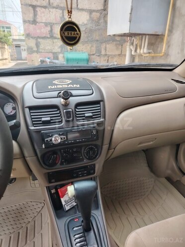 Nissan Sunny-12