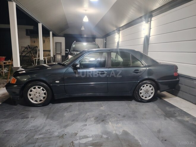 Mercedes C 200-11