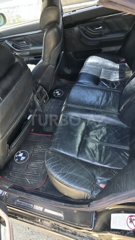 BMW 735-7