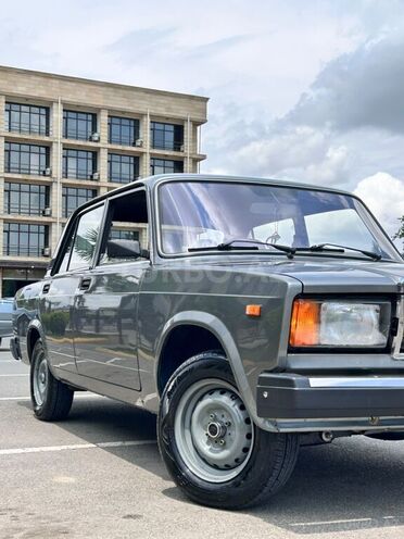 LADA (VAZ) 2107-2