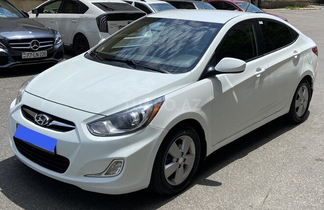 Hyundai Accent-2