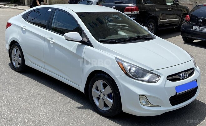Hyundai Accent-4
