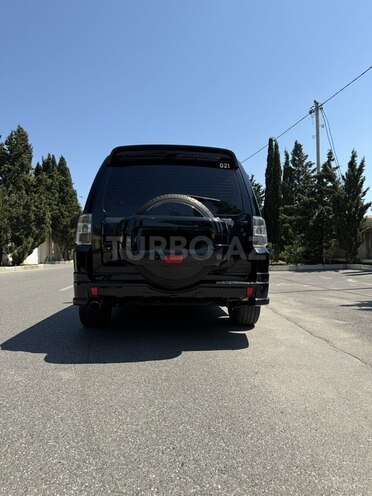 Mitsubishi Pajero-2