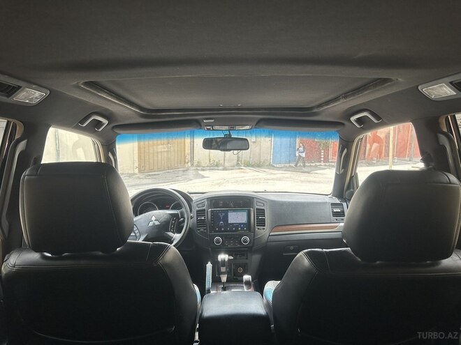 Mitsubishi Pajero-15