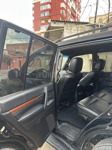 Mitsubishi Pajero-13