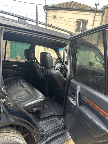 Mitsubishi Pajero-12