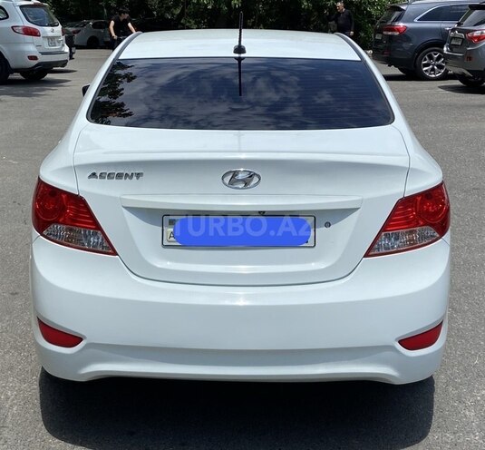 Hyundai Accent-8