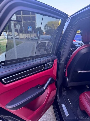 Porsche Cayenne S-11