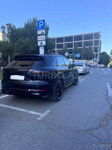 Porsche Cayenne S-2