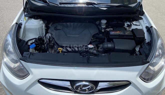 Hyundai Accent-20