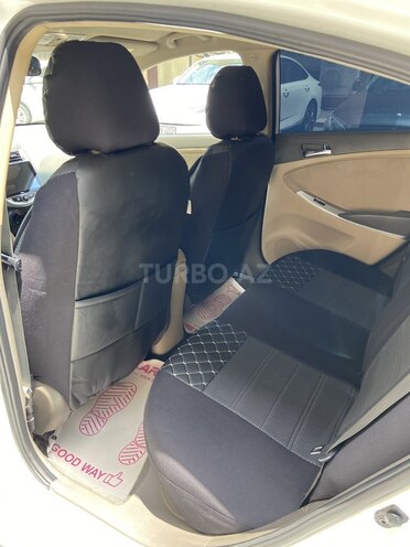 Hyundai Accent-18