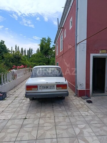 LADA (VAZ) 2107-2