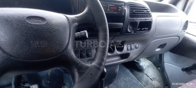 Ford Transit-3