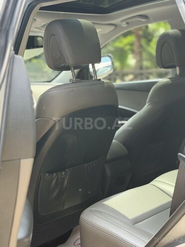 Hyundai Santa Fe-14
