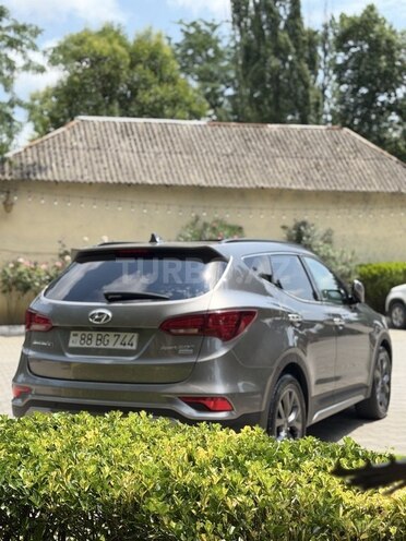 Hyundai Santa Fe-6