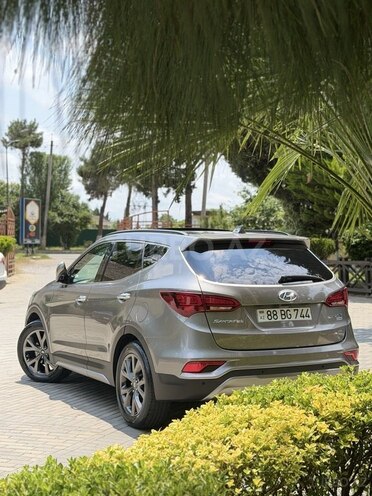 Hyundai Santa Fe-4
