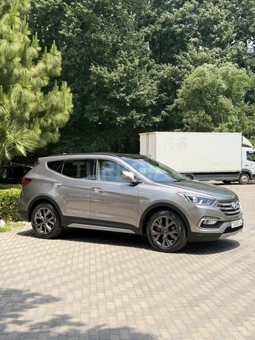 Hyundai Santa Fe-8
