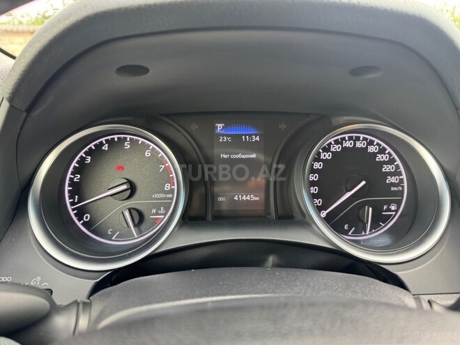 Toyota Camry-12