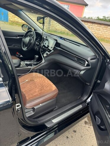 Toyota Camry-11
