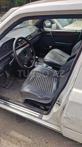 Mercedes 300 TD-5