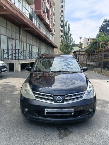 Nissan Tiida-1