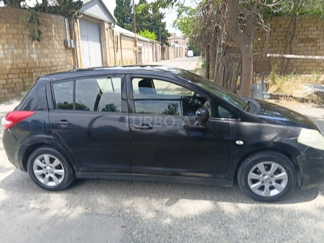 Nissan Tiida-7