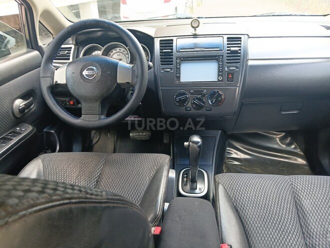 Nissan Tiida-9