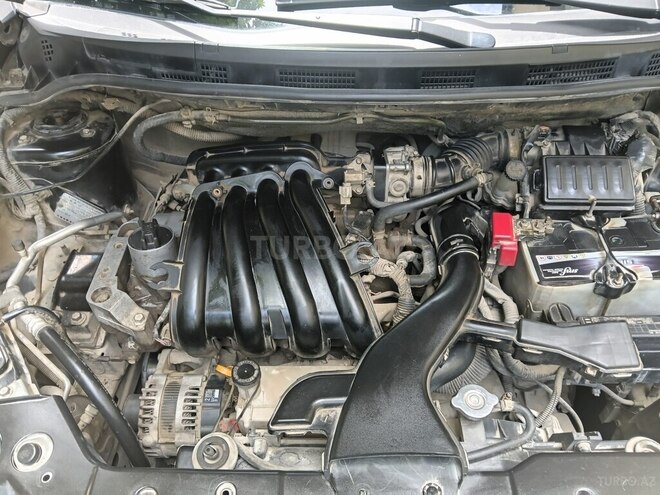 Nissan Tiida-13