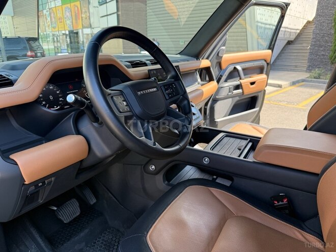 Land Rover Defender-10