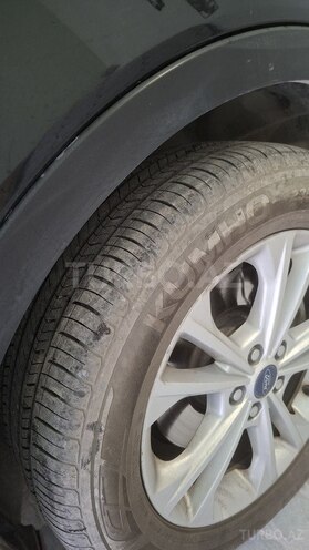 Ford Escape-15