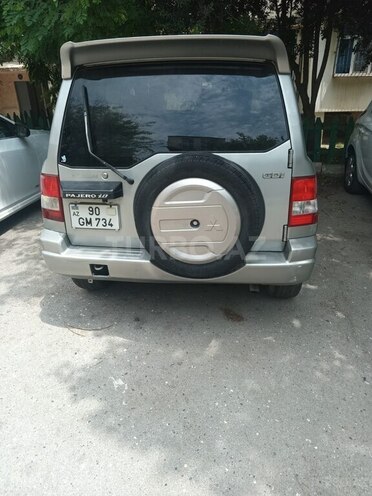 Mitsubishi Pajero io-5
