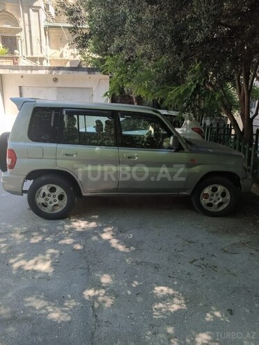 Mitsubishi Pajero io-2