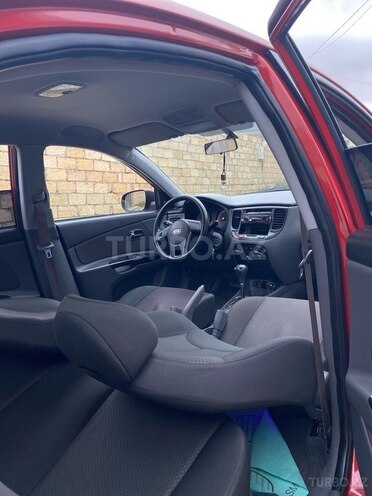 Kia Rio-4