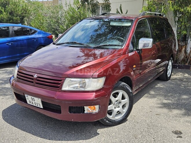 Mitsubishi Chariot Grandis-2