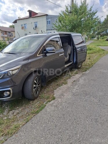 Kia Carnival-7