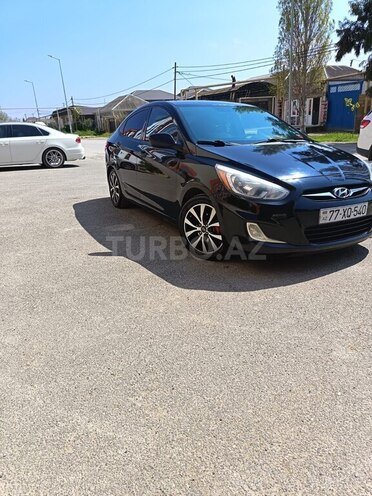 Hyundai Accent-4