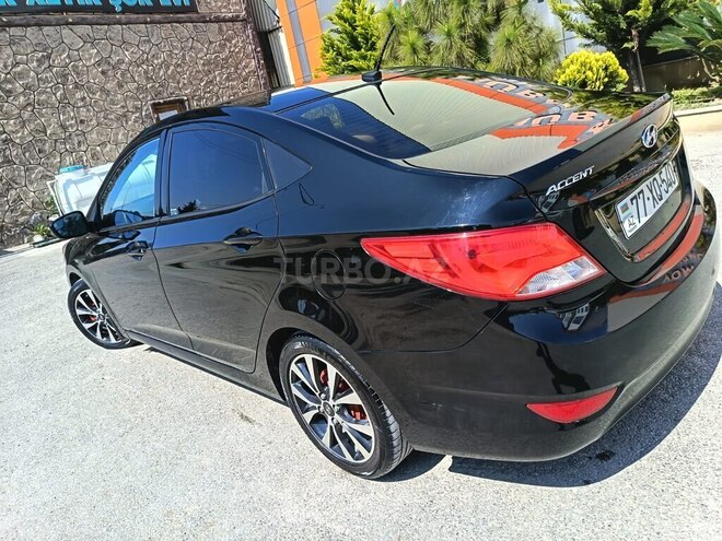 Hyundai Accent-5