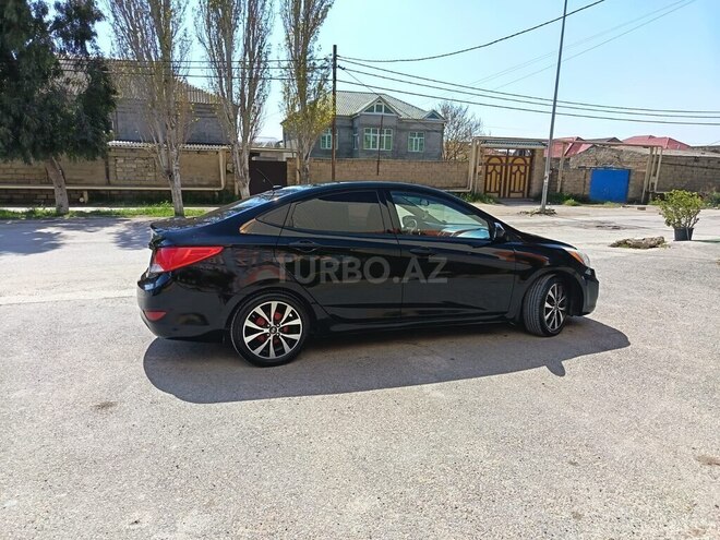 Hyundai Accent-6