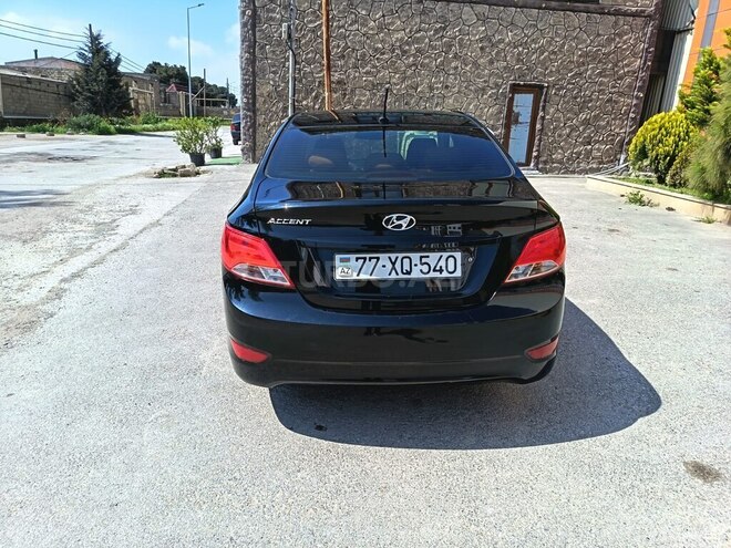 Hyundai Accent-2