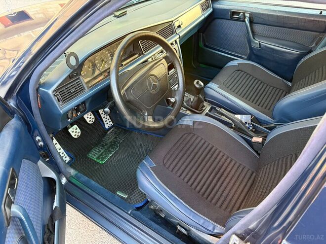 Mercedes 190-16